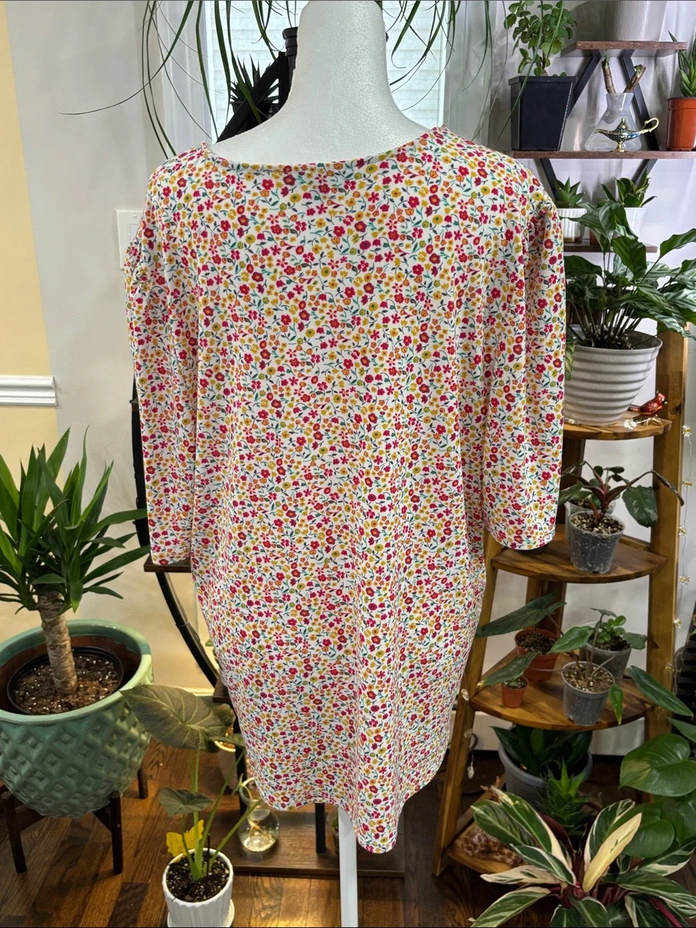 Adriana Papell Floral V Neck Top White with Pink & Yellow Flowers size XL - Picture 3 of 4